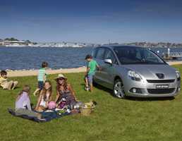 2014 PEUGEOT 5008