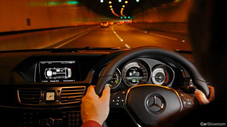 2013 MERCEDES-BENZ E300 4D SEDAN BLUETEC HYBRID