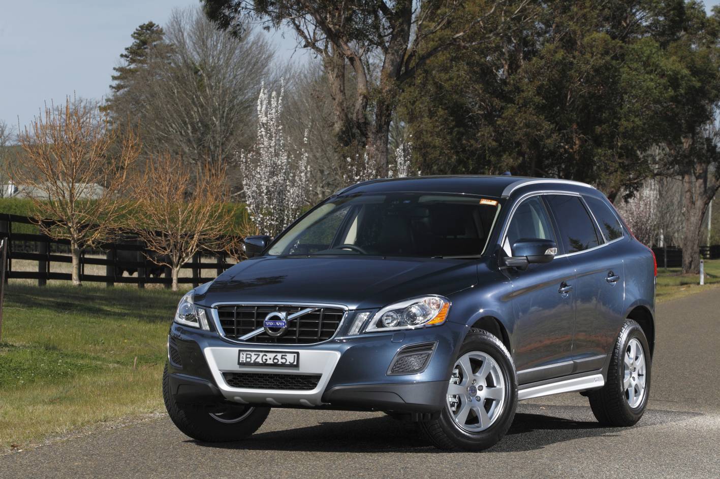 Review - 2012 Volvo XC60 D5 Review and Road Test