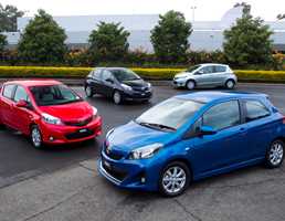 2011 TOYOTA YARIS