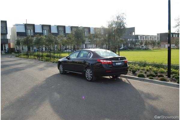 2011 RENAULT LATTITUDE 4D SEDAN 2.5 V6 LUXE