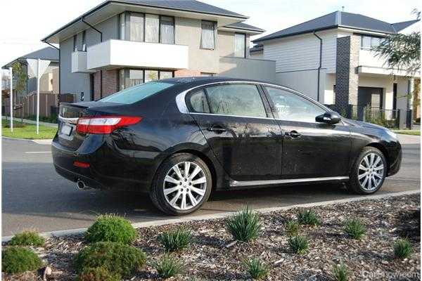 2011 RENAULT LATTITUDE 4D SEDAN 2.5 V6 LUXE