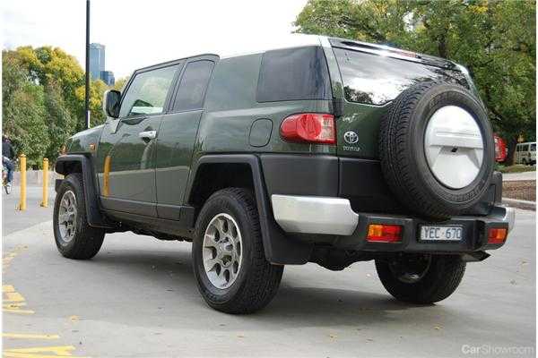 2011 TOYOTA FJ CRUISER 4D WAGON