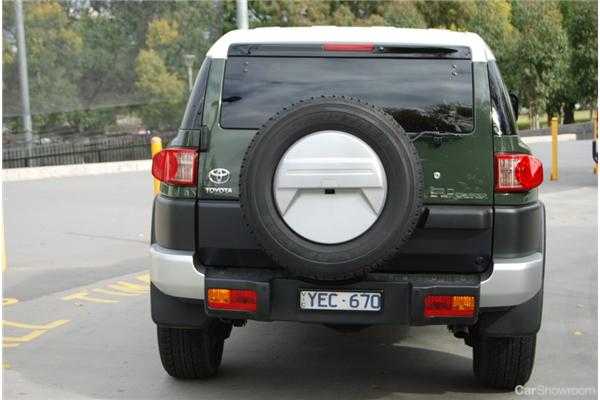 2011 TOYOTA FJ CRUISER 4D WAGON