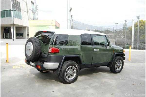 2011 TOYOTA FJ CRUISER 4D WAGON