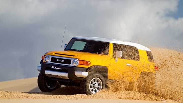 2011 TOYOTA FJ CRUISER 4D WAGON