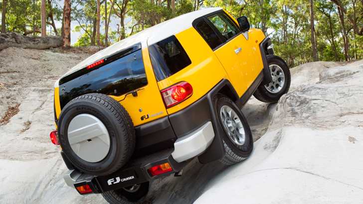 2011 TOYOTA FJ CRUISER 4D WAGON
