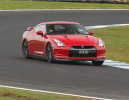 2010 NISSAN GT-R 2D COUPE