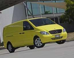 2010 MERCEDES-BENZ VITO