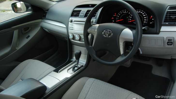 2010 TOYOTA AURION AT-X