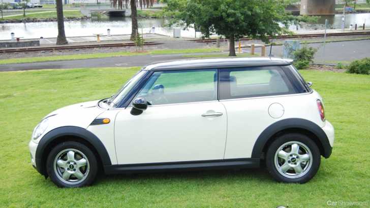 2010 MINI COOPER