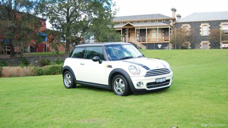 2010 MINI COOPER