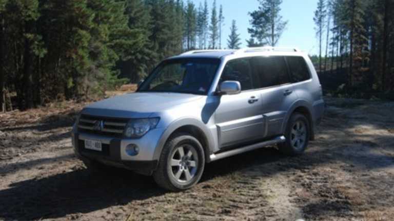 2009 MITSUBISHI PAJERO