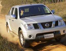 2009 NISSAN NAVARA