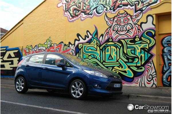 2009 FORD FIESTA