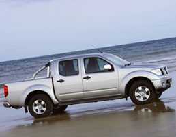 2009 NISSAN NAVARA
