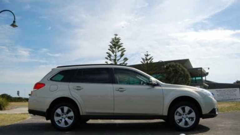 2010 SUBARU OUTBACK