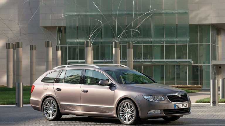 2010 SKODA SUPERB