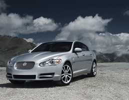 2010 JAGUAR XF 4D SEDAN