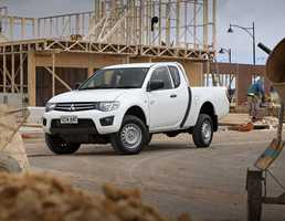 2010 MITSUBISHI TRITON