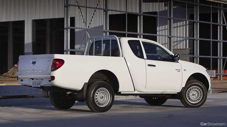 2010 MITSUBISHI TRITON