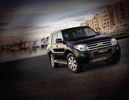 2010 MITSUBISHI PAJERO
