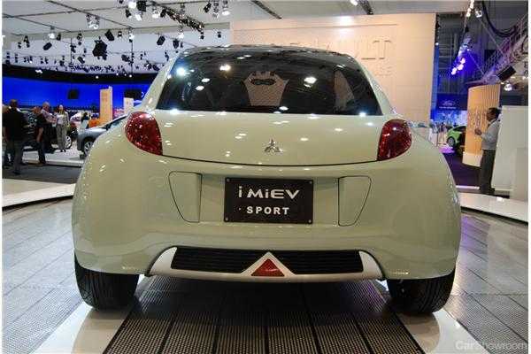 2010 MITSUBISHI