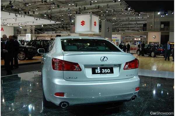 2010 LEXUS