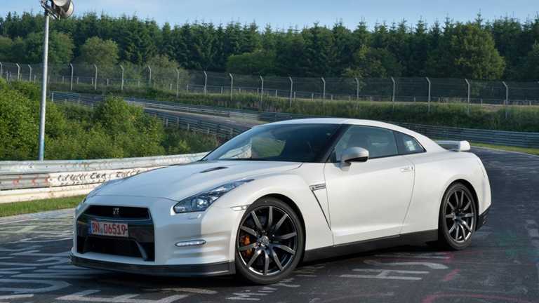 2010 NISSAN GT-R