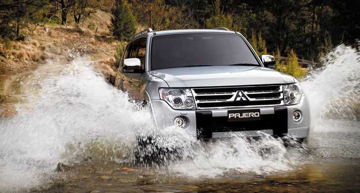 2010 MITSUBISHI PAJERO