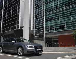 2010 AUDI A8