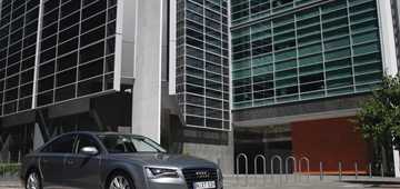 2010 AUDI A8