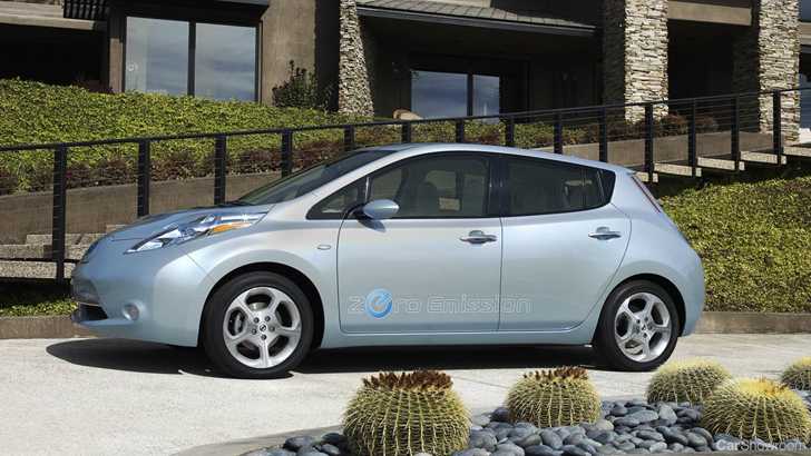 2011 NISSAN