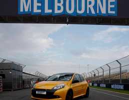 2011 RENAULT CLIO