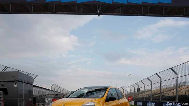 2011 RENAULT CLIO