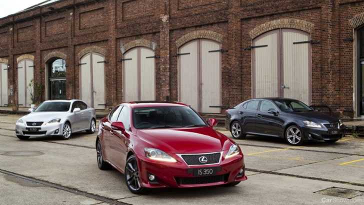 2011 LEXUS