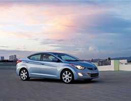 2011 HYUNDAI ELANTRA 4D SEDAN