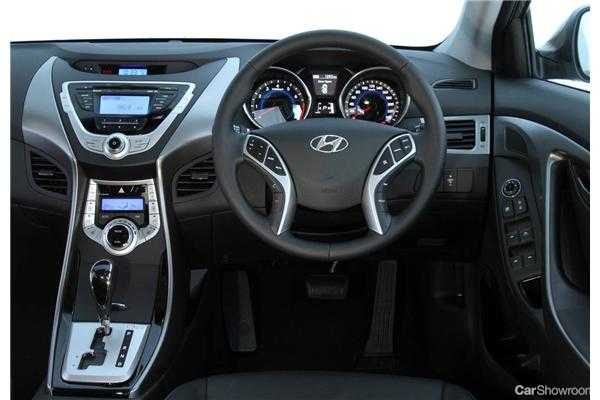 2011 HYUNDAI ELANTRA 4D SEDAN