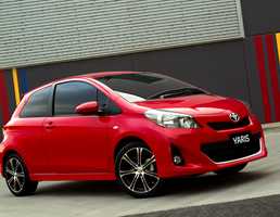 2011 TOYOTA YARIS