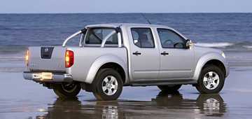 2011 NISSAN NAVARA