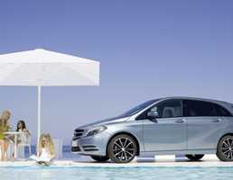 2011 MERCEDES-BENZ B200