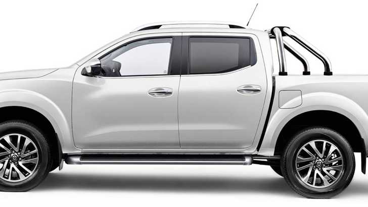 2015 NISSAN NAVARA