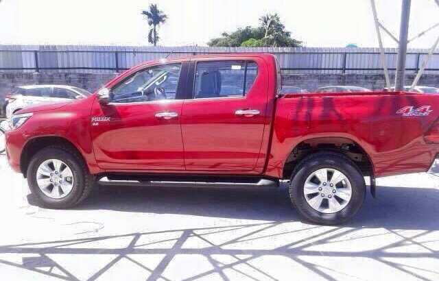 2015 TOYOTA HILUX