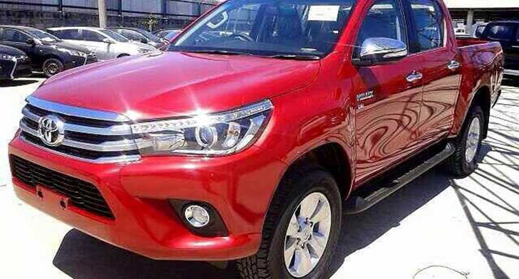 2015 TOYOTA HILUX