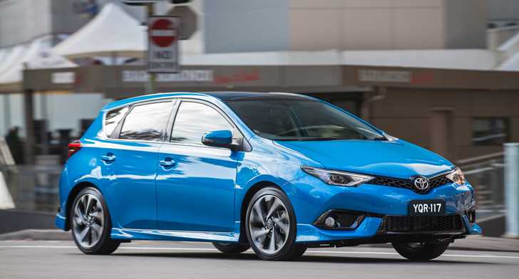 2015 TOYOTA COROLLA