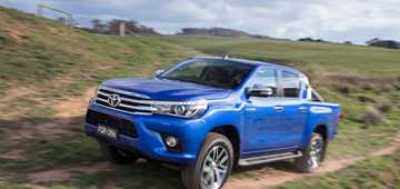 2015 TOYOTA HILUX