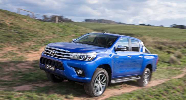 2015 TOYOTA HILUX