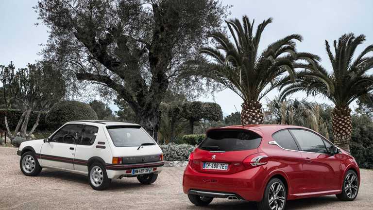 2015 PEUGEOT 208