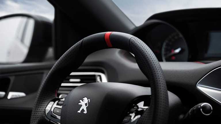 2015 PEUGEOT 308