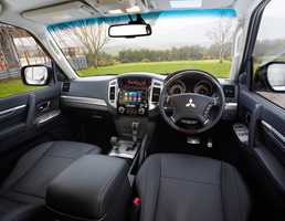 2015 MITSUBISHI PAJERO